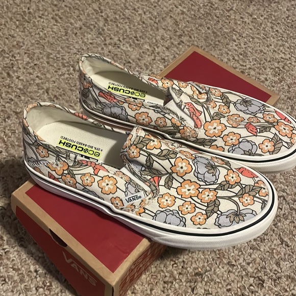 Floral vans slip on shoes - Picture 2 of 3